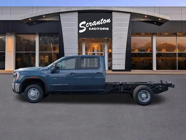 2025 GMC Sierra 3500HD Pro