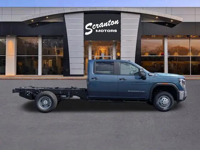 2025 GMC Sierra 3500HD Pro