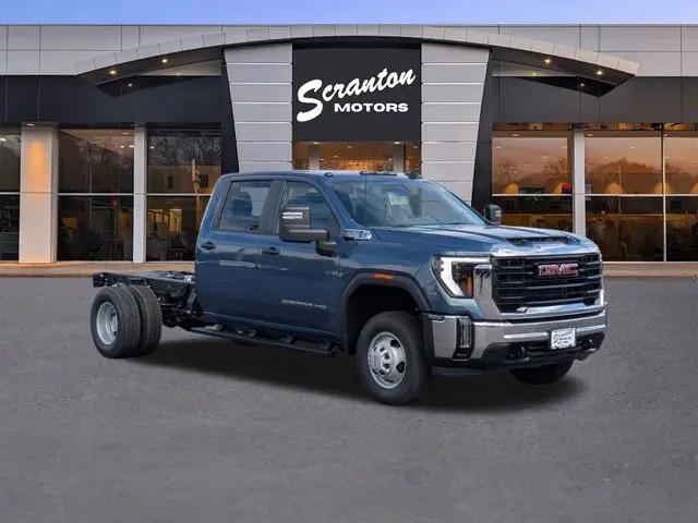 2025 GMC Sierra 3500HD Pro