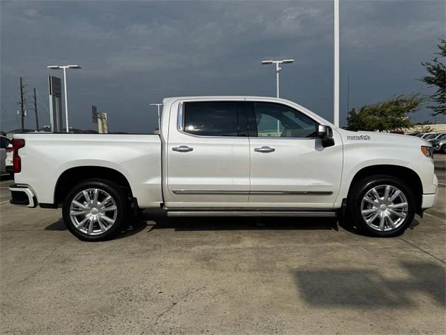 2022 Chevrolet Silverado 1500 4WD Crew Cab Short Bed High Country