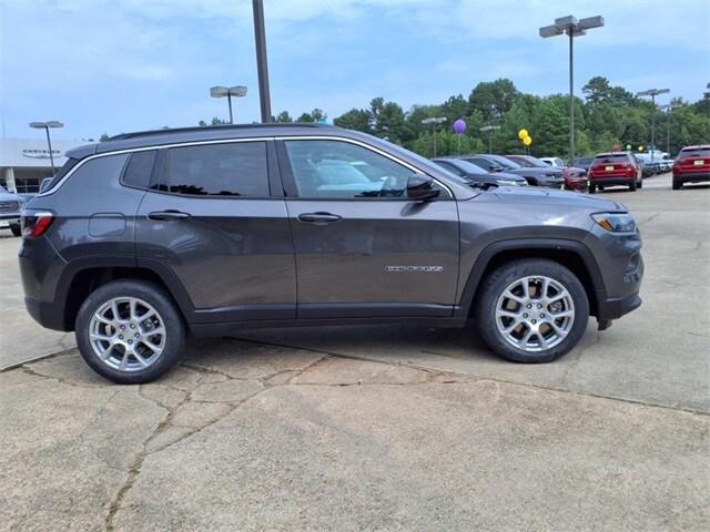 2023 Jeep Compass Latitude Lux FWD