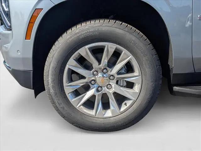 2025 Chevrolet Suburban 4WD Premier