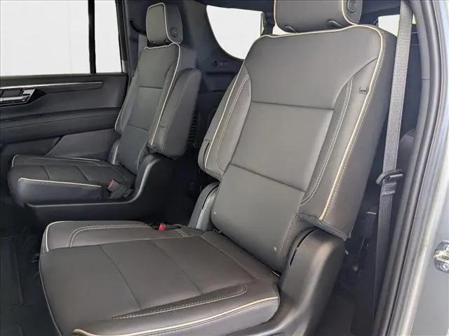 2025 Chevrolet Suburban 4WD Premier