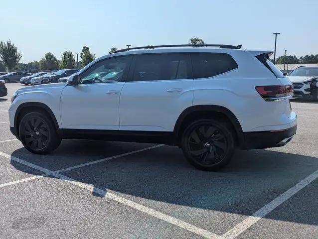 2026 Volkswagen Atlas SE with Technology