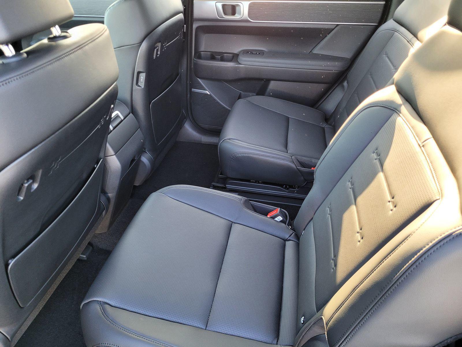 2026 Hyundai Santa Fe Limited - Photo 8