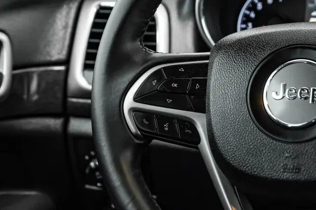 2018 Jeep Grand Cherokee Laredo 4x2