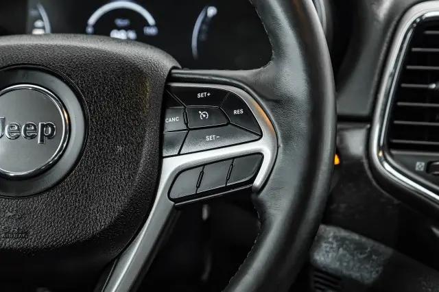 2018 Jeep Grand Cherokee Laredo 4x2
