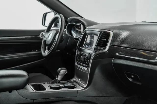 2018 Jeep Grand Cherokee Laredo 4x2