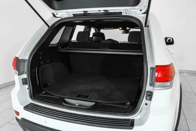 2018 Jeep Grand Cherokee Laredo 4x2