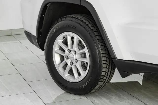 2018 Jeep Grand Cherokee Laredo 4x2
