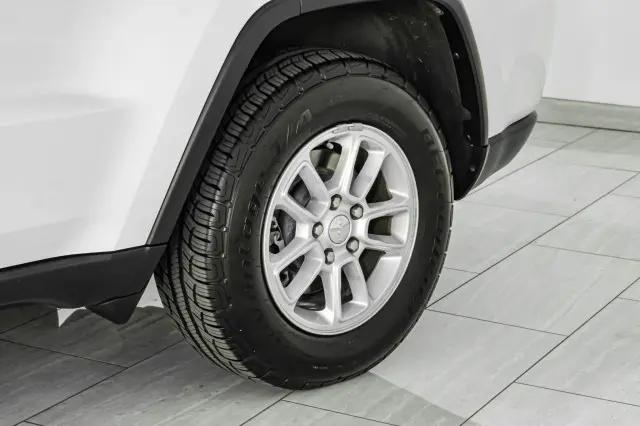 2018 Jeep Grand Cherokee Laredo 4x2