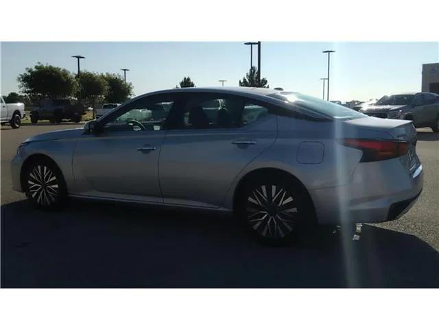 2023 Nissan Altima SV FWD