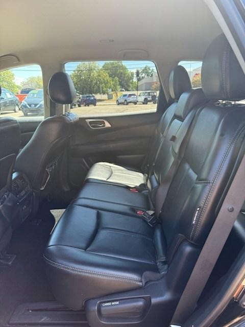 2019 Nissan Pathfinder SL