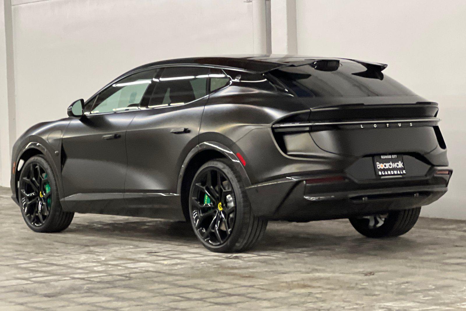 2025 Lotus Eletre Carbon - Photo 6