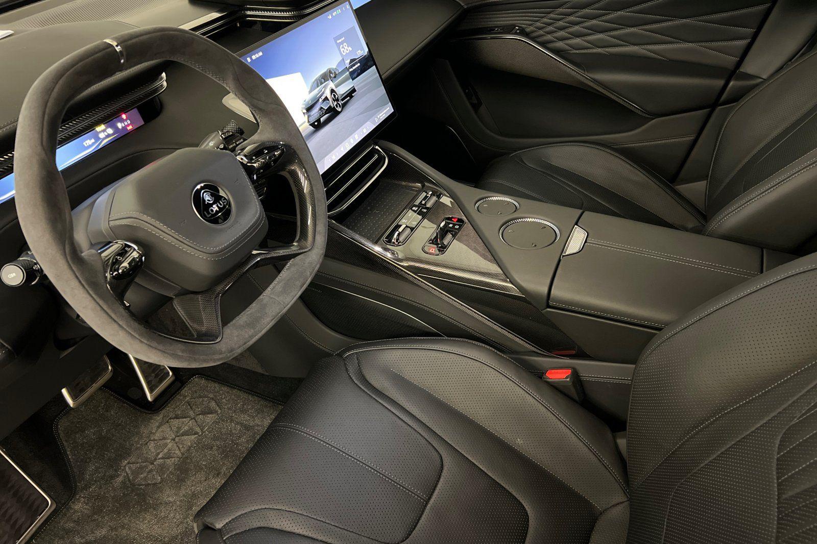 2025 Lotus Eletre Carbon - Photo 10