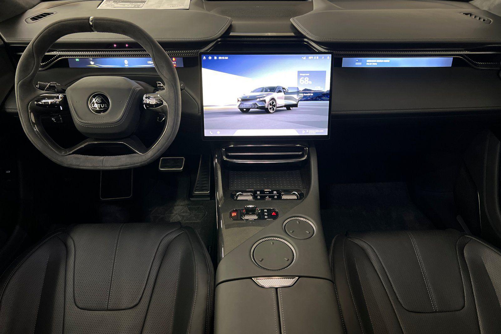 2025 Lotus Eletre Carbon - Photo 13