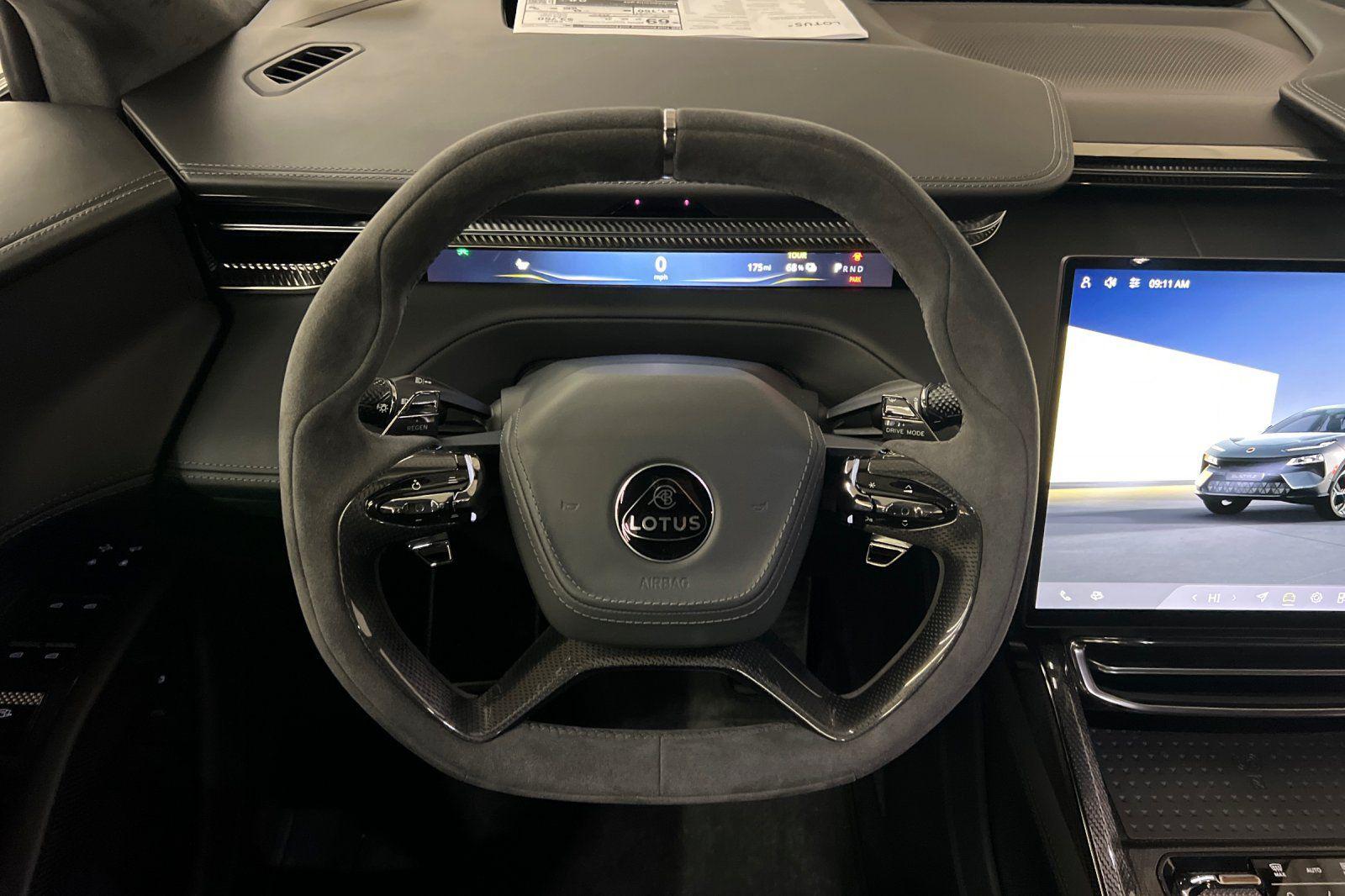 2025 Lotus Eletre Carbon - Photo 14