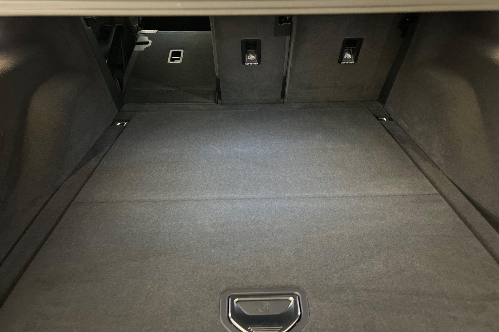 2025 Lotus Eletre Carbon - Photo 15