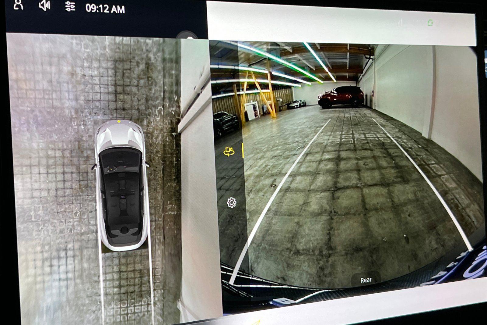 2025 Lotus Eletre Carbon - Photo 19