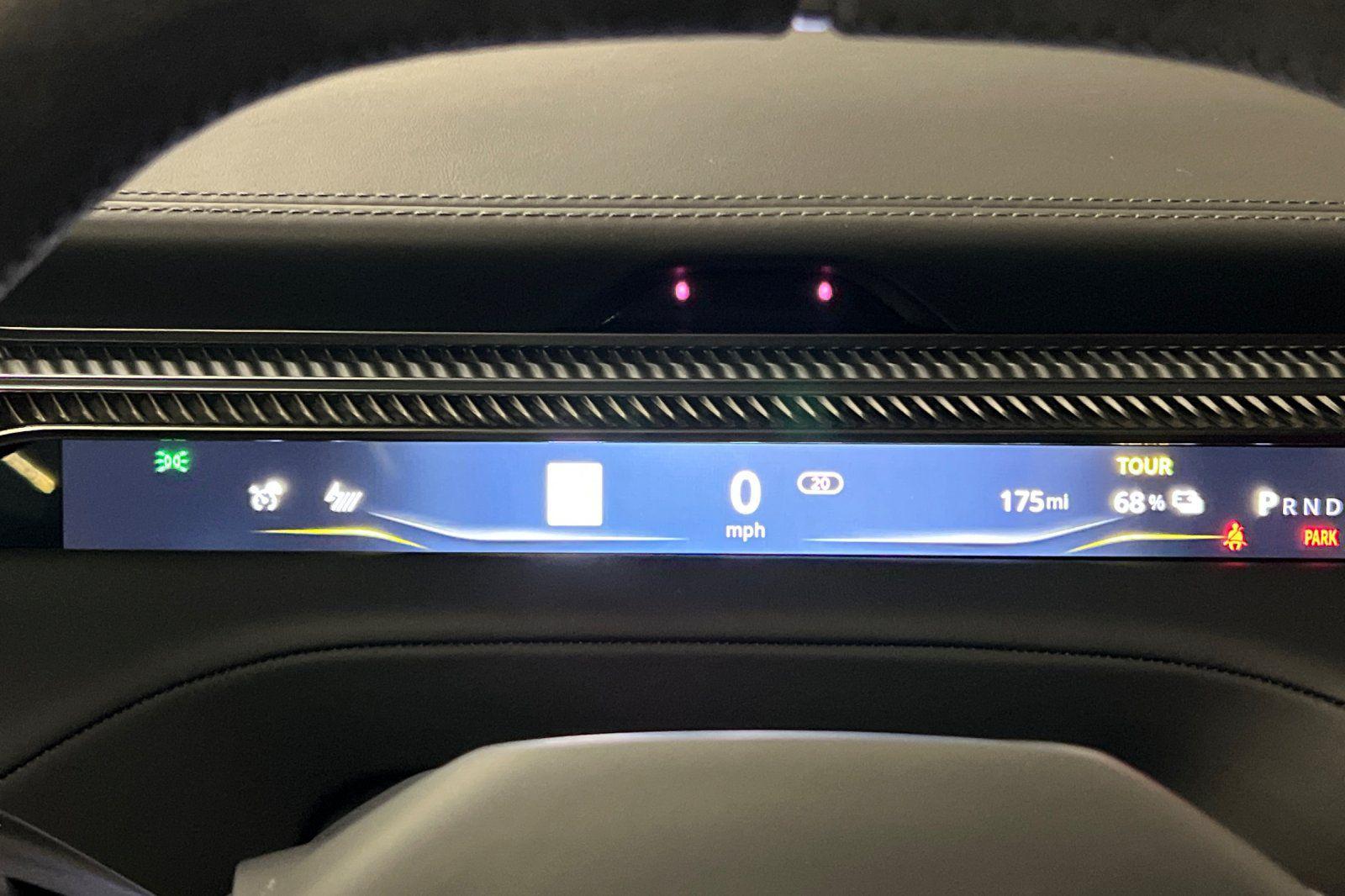 2025 Lotus Eletre Carbon - Photo 23