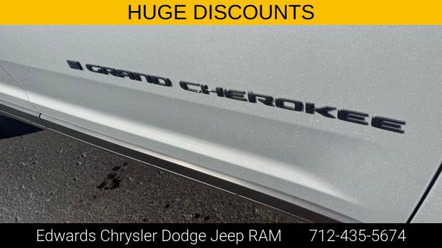 2025 Jeep Grand Cherokee L Altitude 4x4