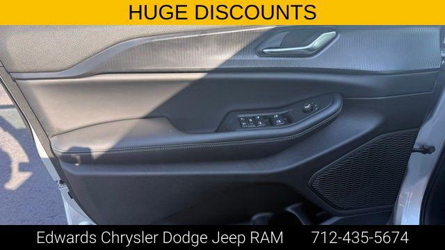 2025 Jeep Grand Cherokee L Altitude 4x4