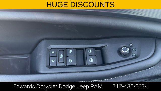 2025 Jeep Grand Cherokee L Altitude 4x4