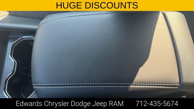 2025 Jeep Grand Cherokee L Altitude 4x4