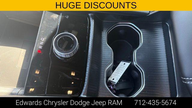 2025 Jeep Grand Cherokee L Altitude 4x4