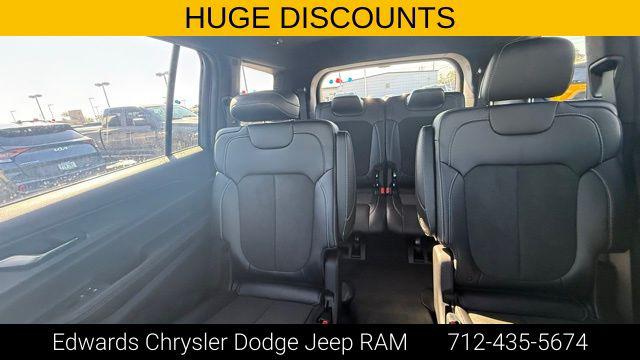 2025 Jeep Grand Cherokee L Altitude 4x4