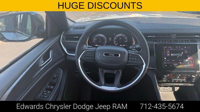 2025 Jeep Grand Cherokee L Altitude 4x4