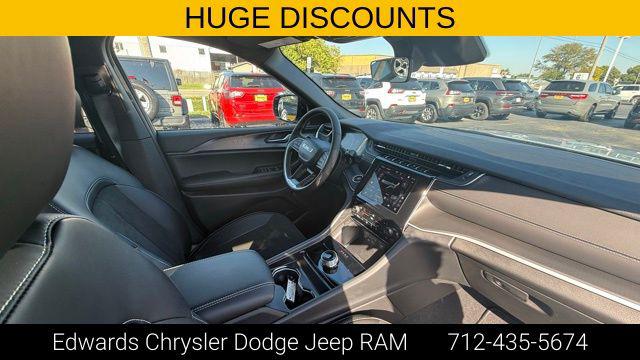 2025 Jeep Grand Cherokee L Altitude 4x4