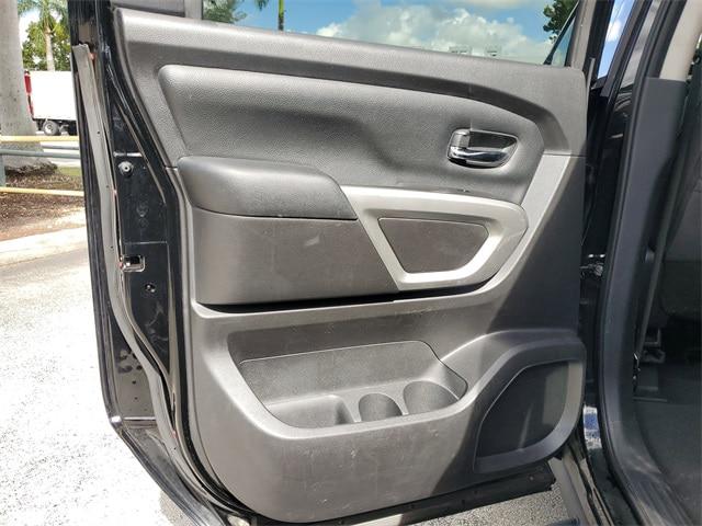 2021 Nissan Titan Crew Cab SV 4x2