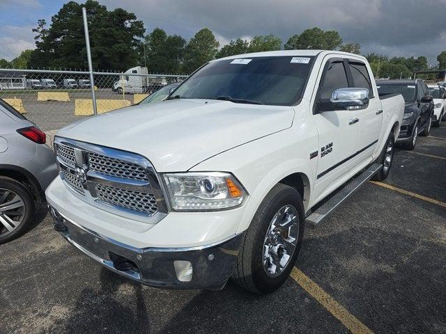 2017 RAM 1500 Laramie Crew Cab 4x4 57 Box