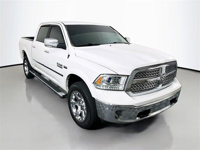 2017 RAM 1500 Laramie Crew Cab 4x4 57 Box