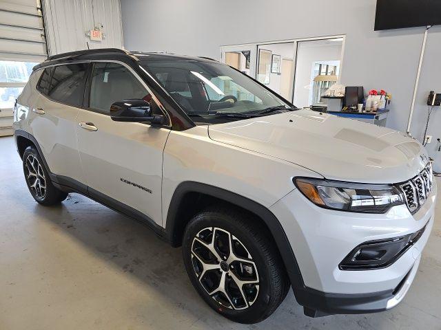 2025 Jeep Compass COMPASS LIMITED 4X4