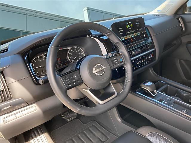 2022 Nissan Pathfinder SL 2WD