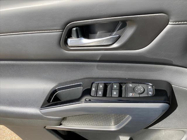 2022 Nissan Pathfinder SL 2WD