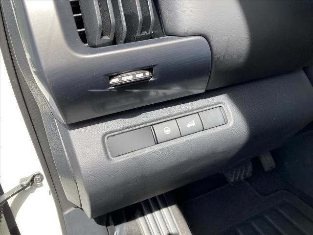 2022 Nissan Pathfinder SL 2WD