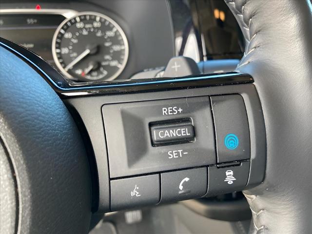 2022 Nissan Pathfinder SL 2WD