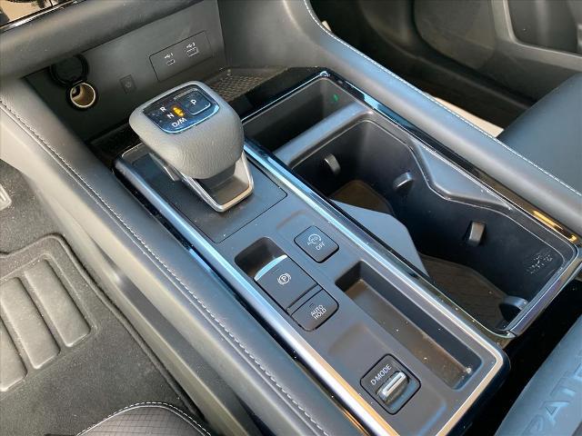 2022 Nissan Pathfinder SL 2WD