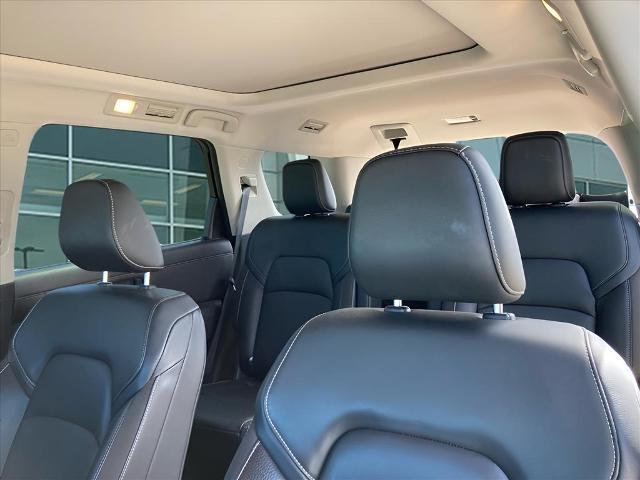 2022 Nissan Pathfinder SL 2WD