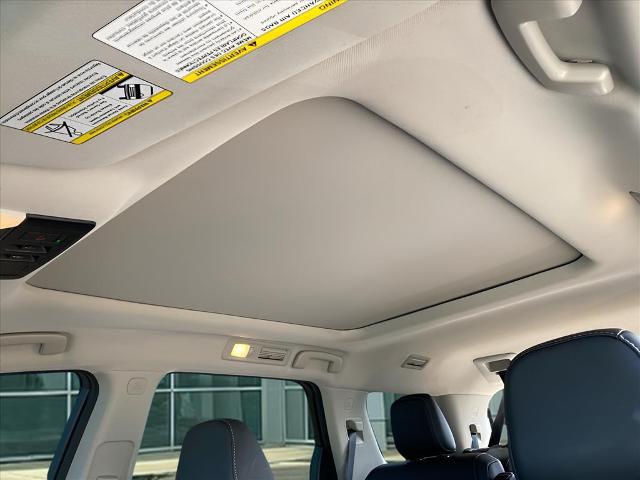 2022 Nissan Pathfinder SL 2WD