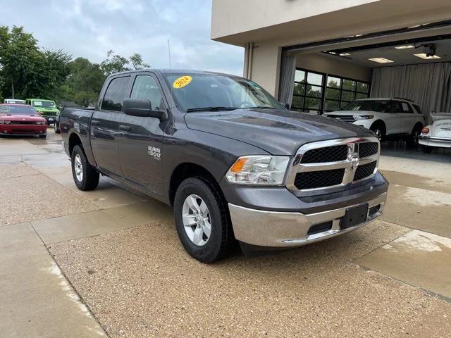 2024 RAM 1500 Classic Tradesman Crew Cab 4x4 57 Box