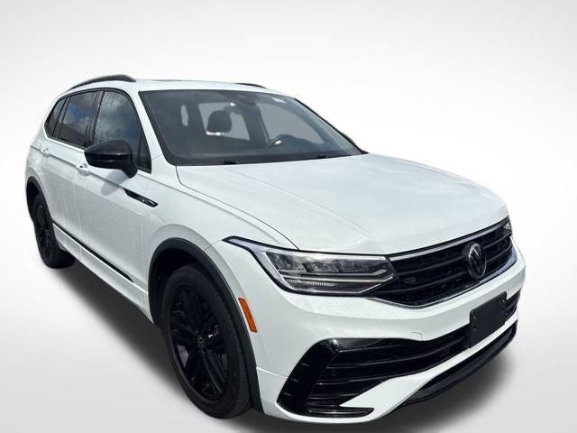 2022 Volkswagen Tiguan 2.0T SE R-Line Black