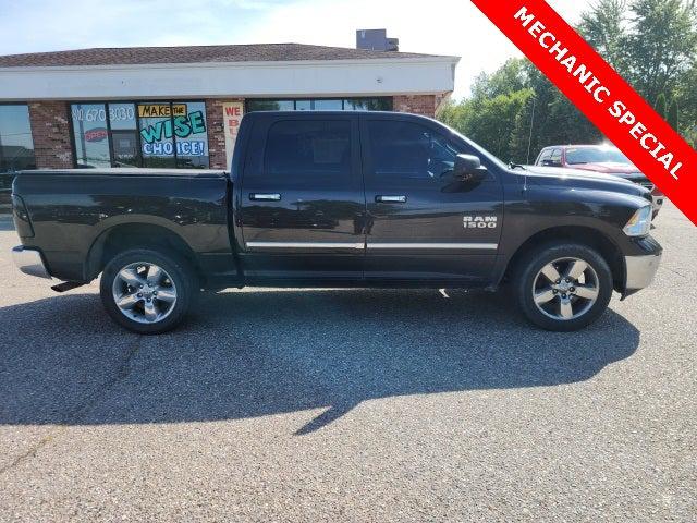 2017 RAM 1500 Big Horn Crew Cab 4x4 57 Box