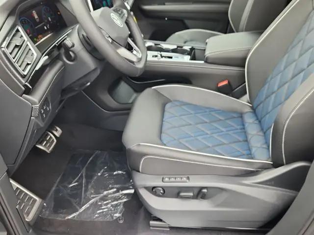 2026 Volkswagen Atlas Cross Sport SEL Premium R-Line