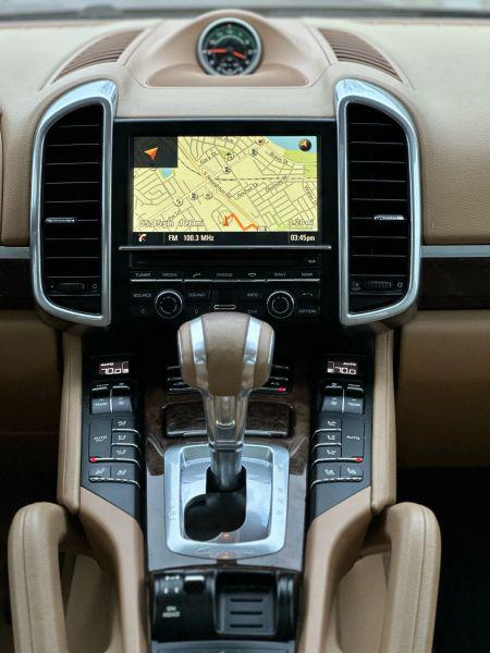 2016 Porsche Cayenne Base