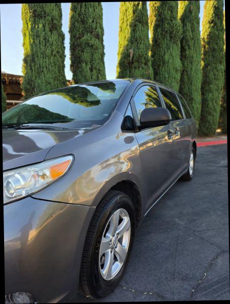 2013 Toyota Sienna L V6 7 Passenger
