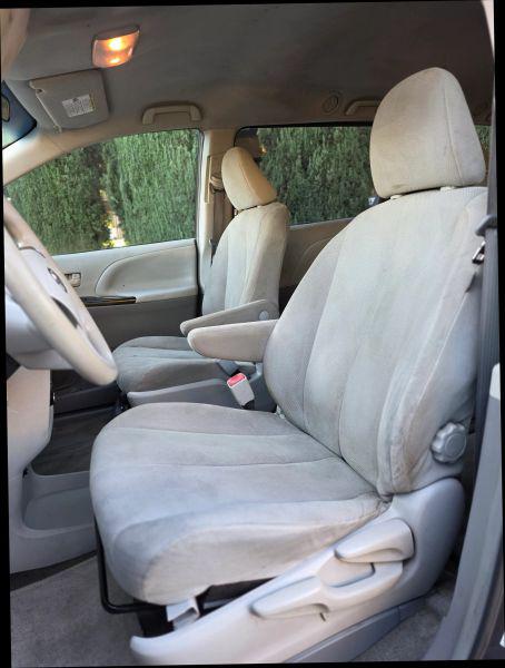 2013 Toyota Sienna L V6 7 Passenger